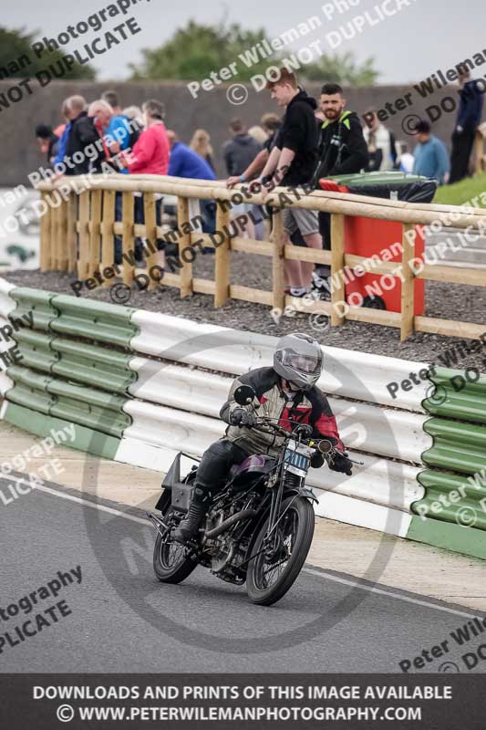 Vintage motorcycle club;eventdigitalimages;mallory park;mallory park trackday photographs;no limits trackdays;peter wileman photography;trackday digital images;trackday photos;vmcc festival 1000 bikes photographs